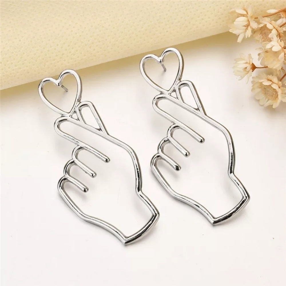 Heart outline hand gestures dangle earrings - Picture 2 of 3